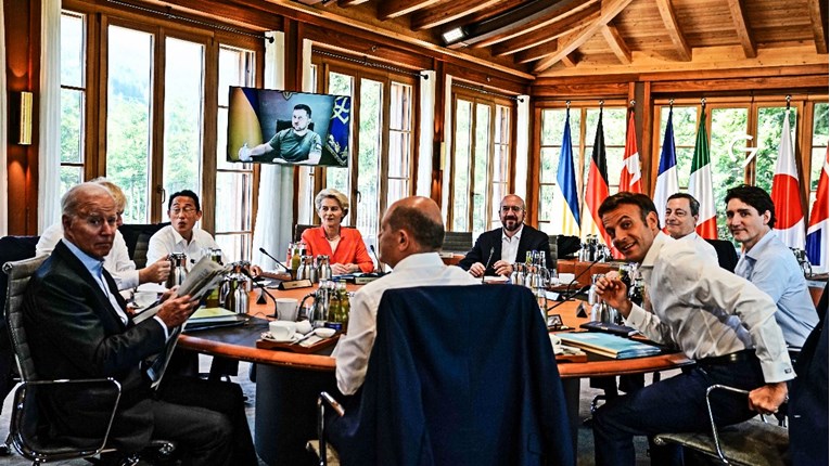 Zelenskij na summitu G7: Nije vrijeme za pregovore s Rusijom
