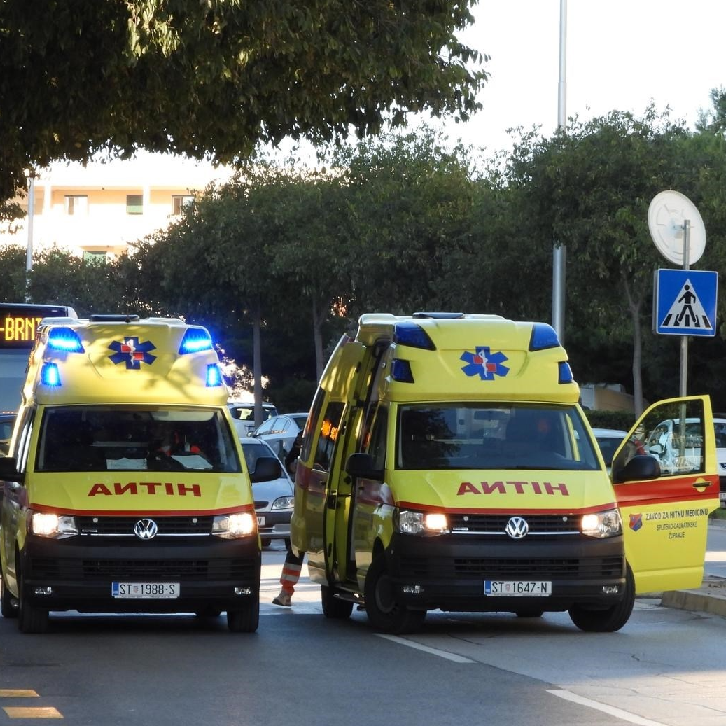 Prometna nesreća kod Splita, dvije osobe u bolnici. Magistrala zatvorena