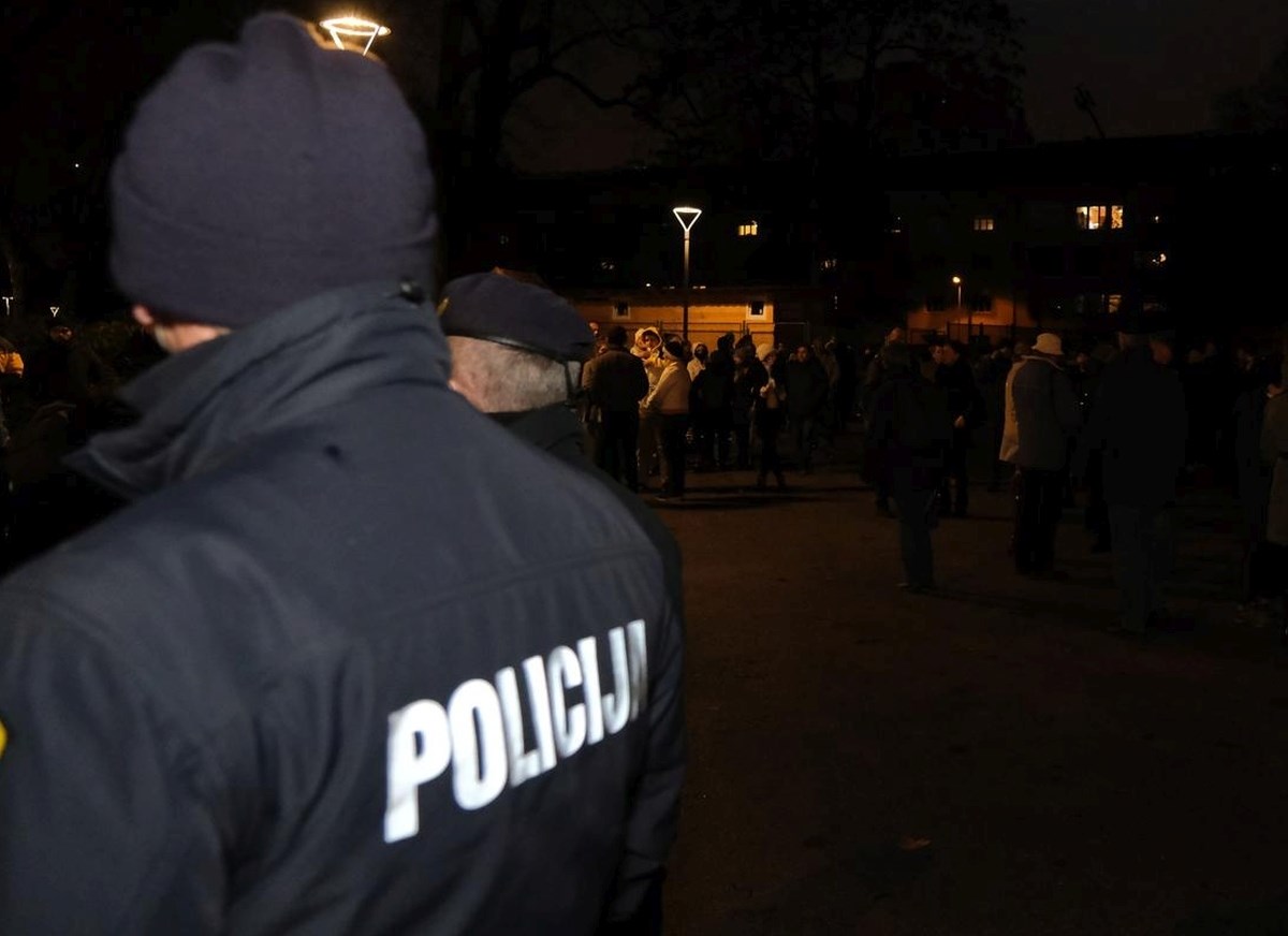 Pijani mladići pretukli maloljetnika i muškarca koji ga je pokušao obraniti
