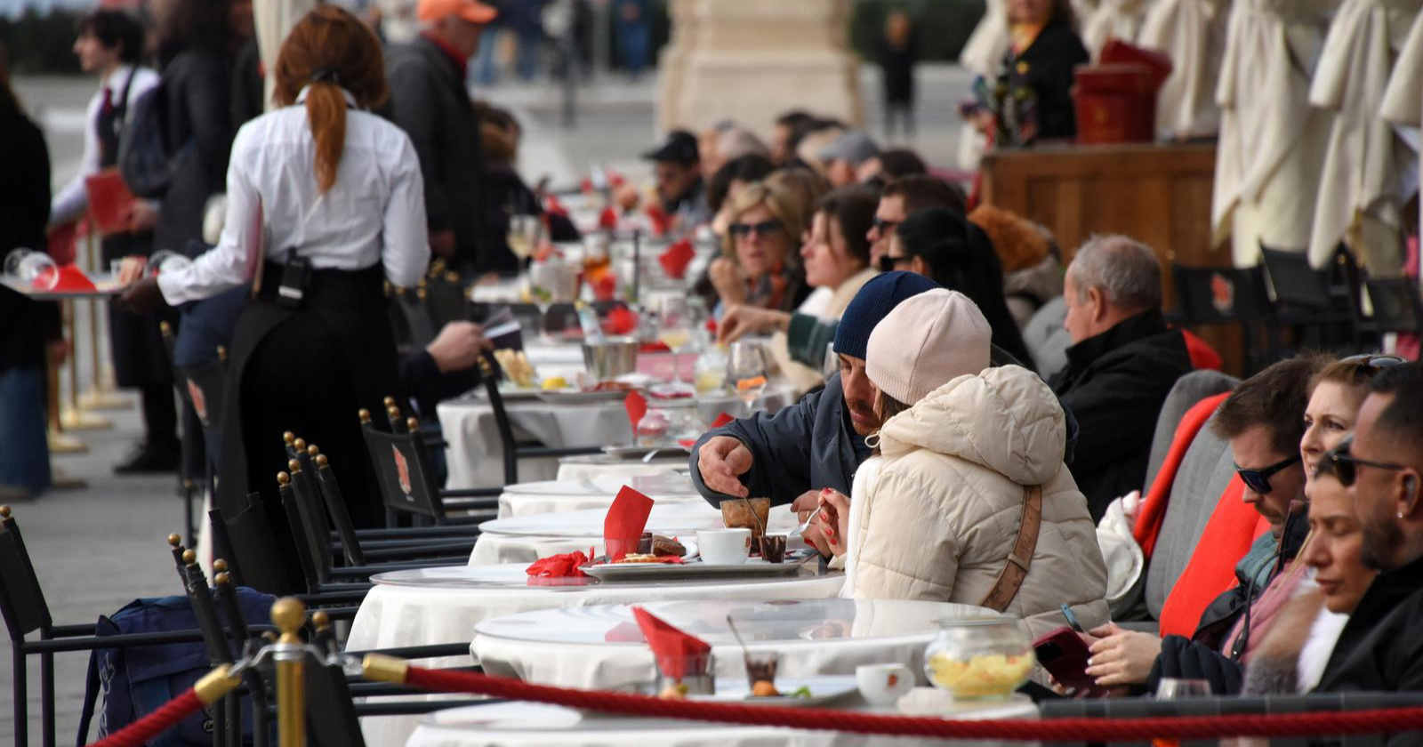 Smije li se sat vremena kasniti u restoran?