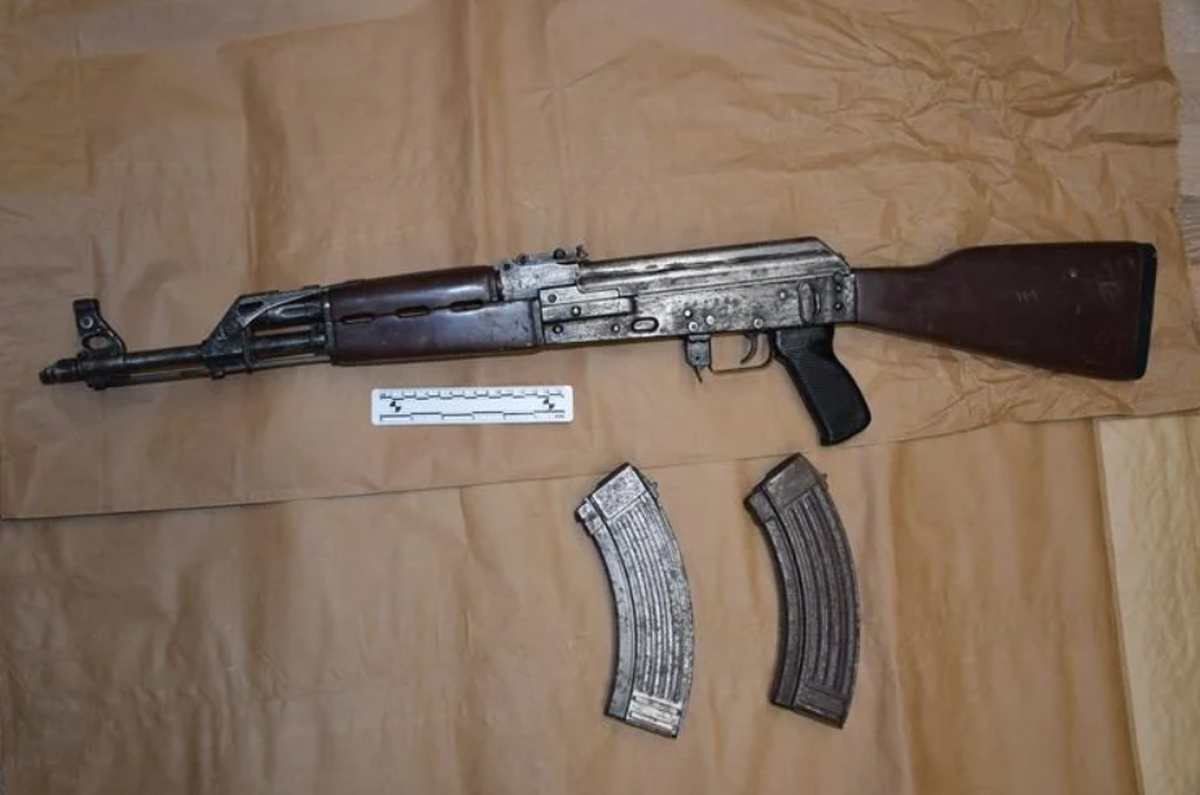 Pijani mladić hodao po Sesvetama s automatskom puškom