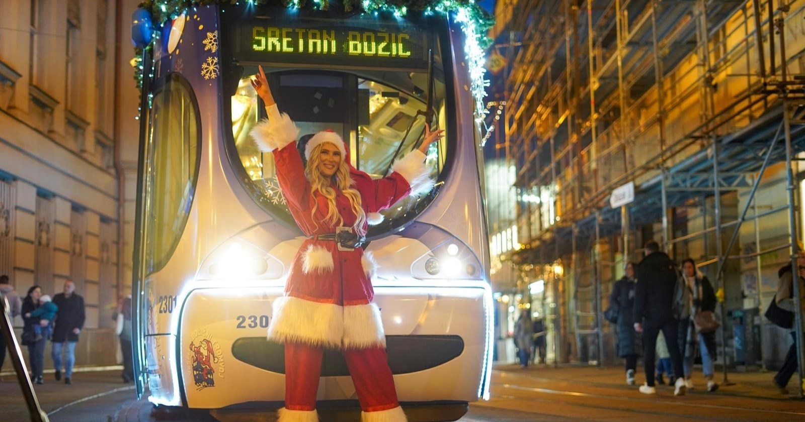 Najzgodnija ZET-ova vozačica tijekom Adventa upravlja Božićnim tramvajem