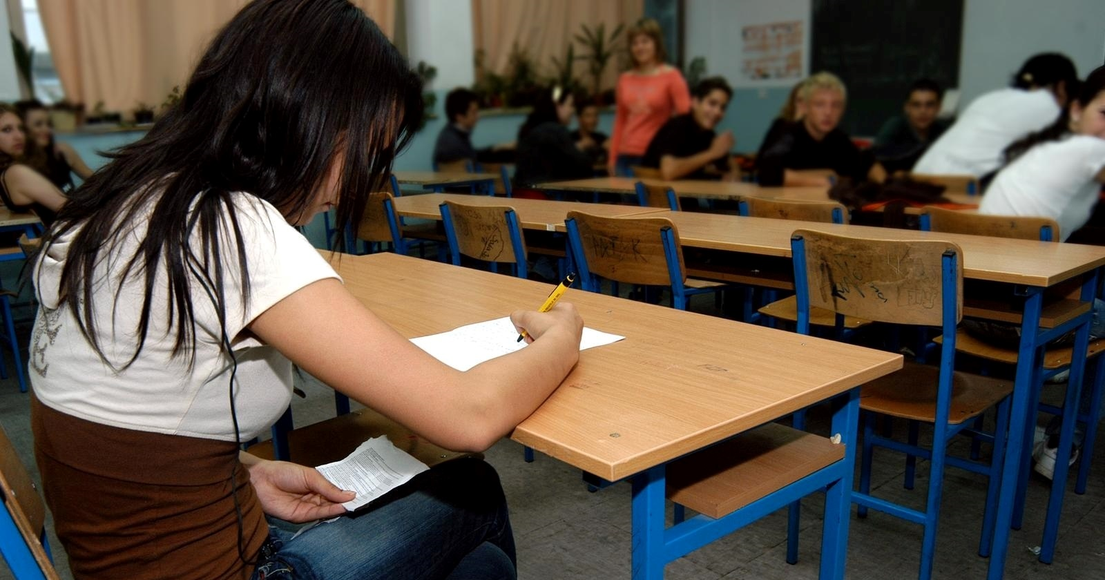 Engleska učiteljica učeniku napisala seminarski rad, dobila doživotnu zabranu rada