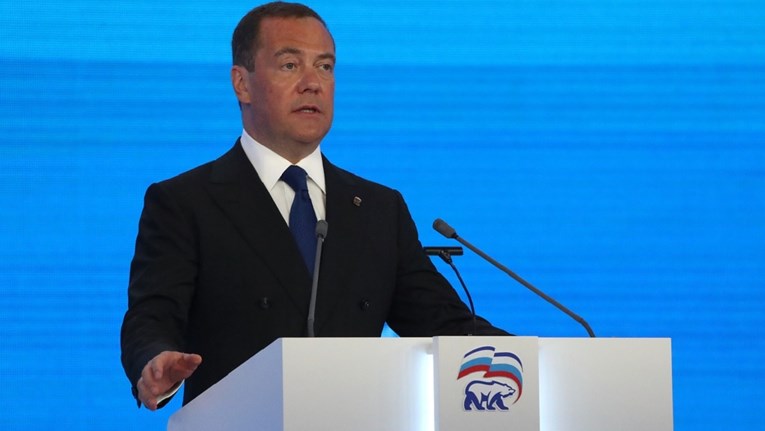 Medvedev: Cijene plina u EU prije kraja 2022. dosegnut će 5000 eura
