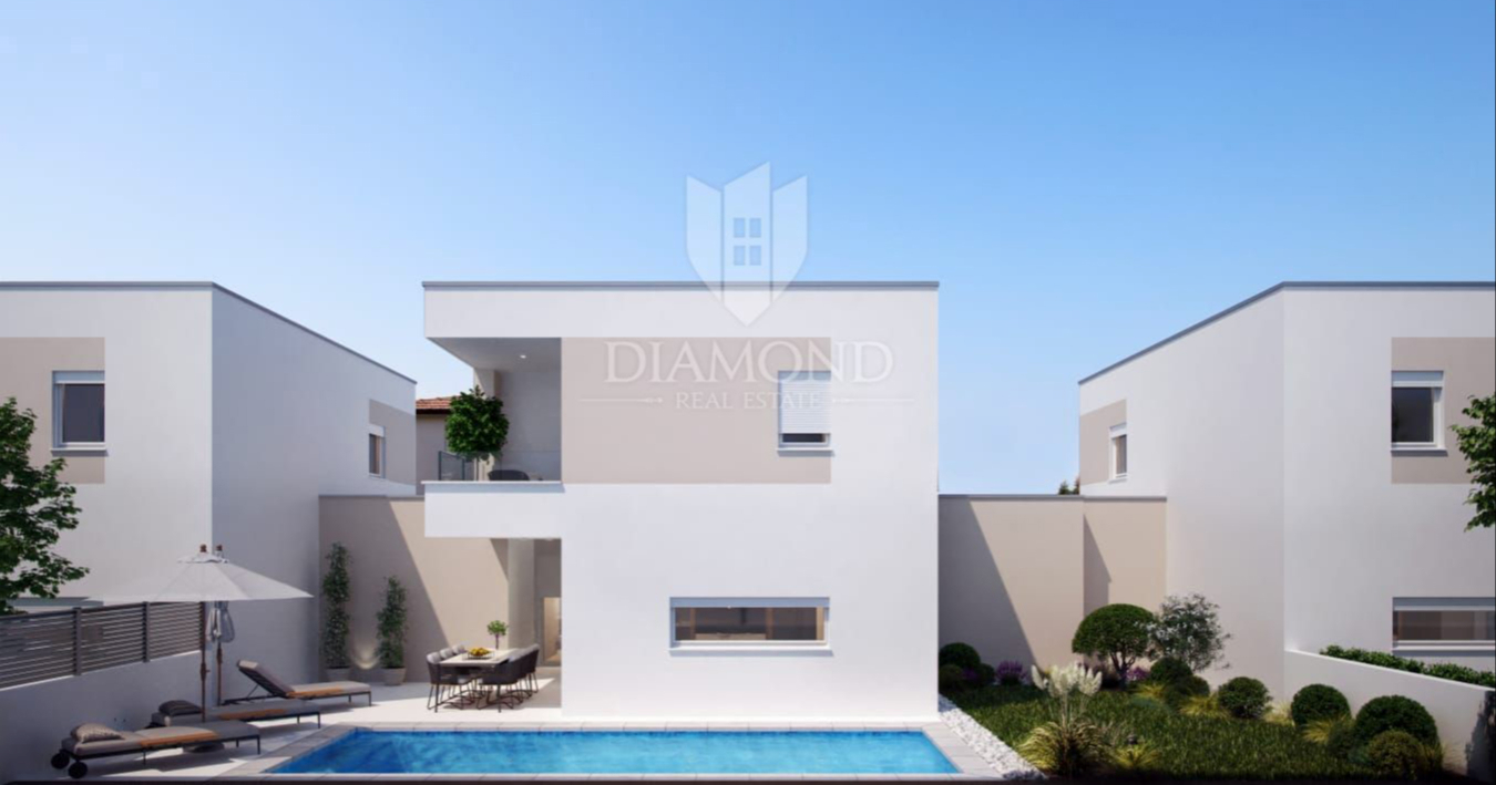 Top oglasi za nekretnine: Moderna kuća u nizu s bazenom u okolici Poreča