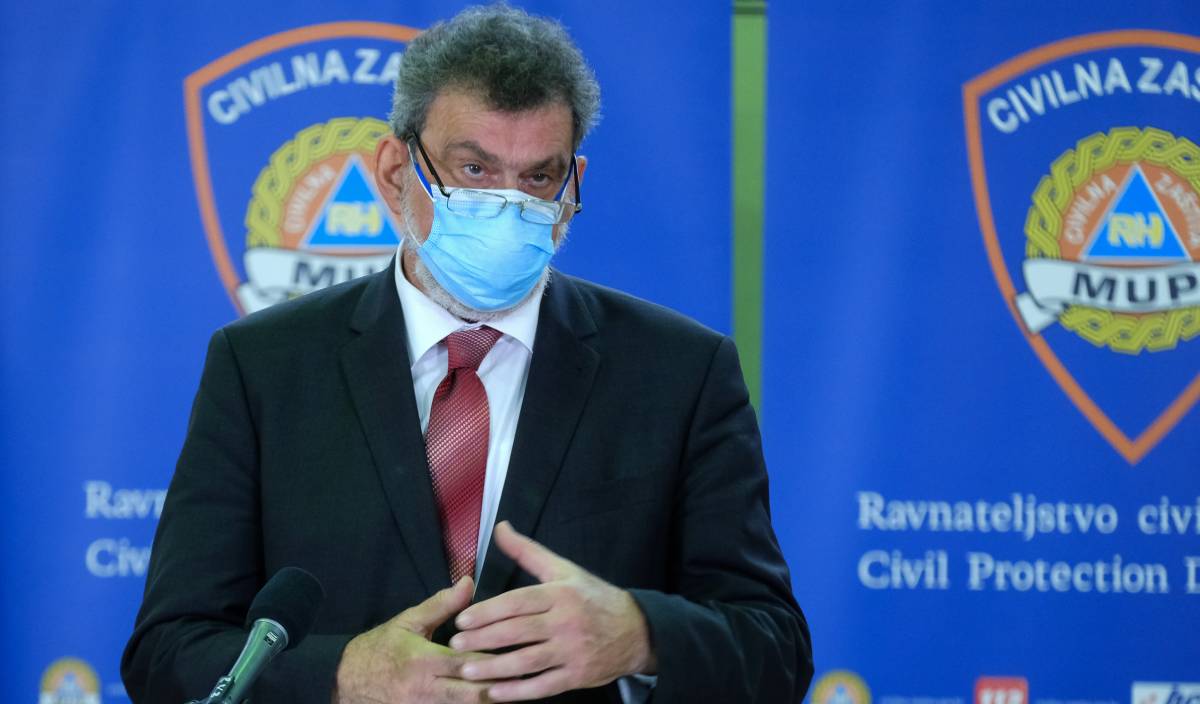 Ministar Fuchs: Ne razmišljamo o zatvaranju škola i sveučilišta