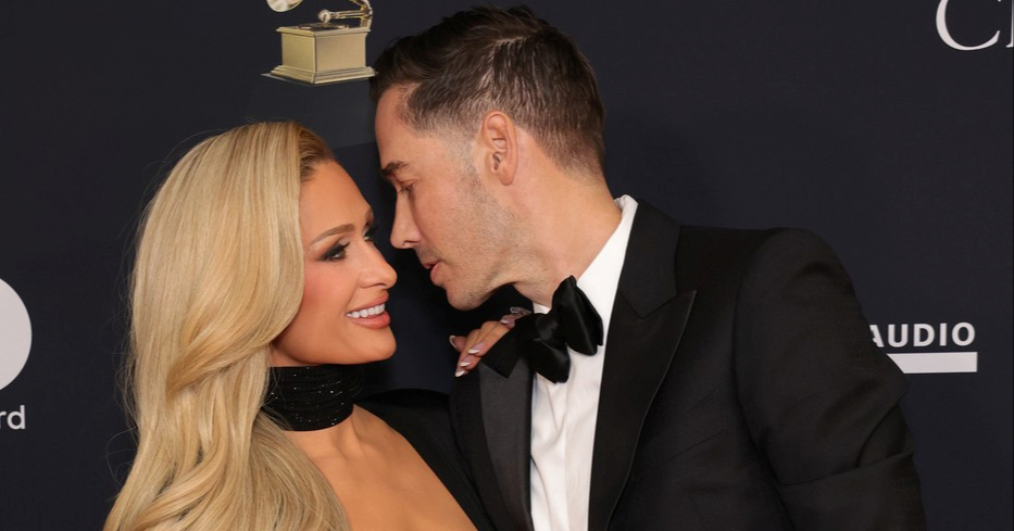 Paris Hilton zablistala na Grammyjima u društvu supruga Cartera Reuma
