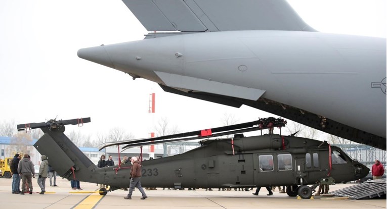 U Zagreb stigla dva američka helikoptera Black Hawk, pogledajte fotografije