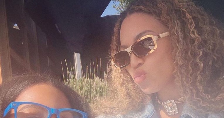Beyoncé pozirala s kćeri i objavila rijetke fotografije svojih blizanaca