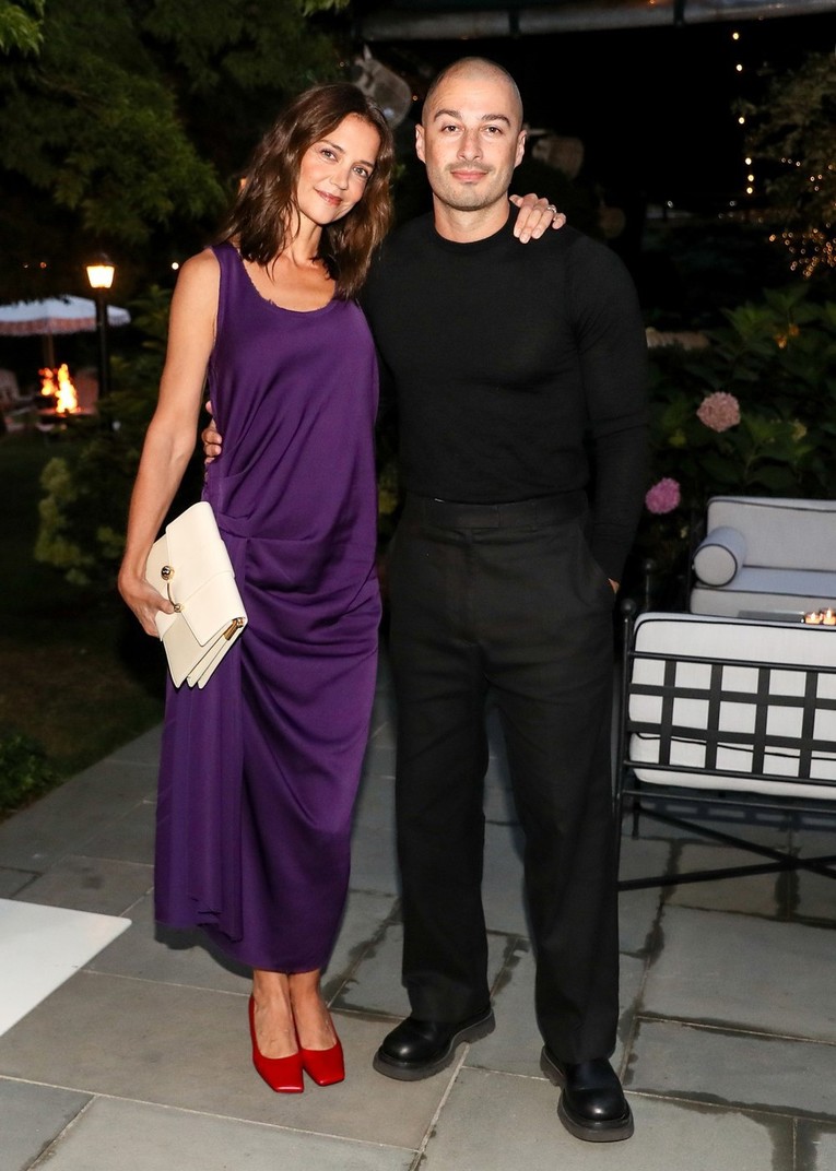 Katie Holmes (47) upoznala novog dečka (38) sa slavnim prijateljicama