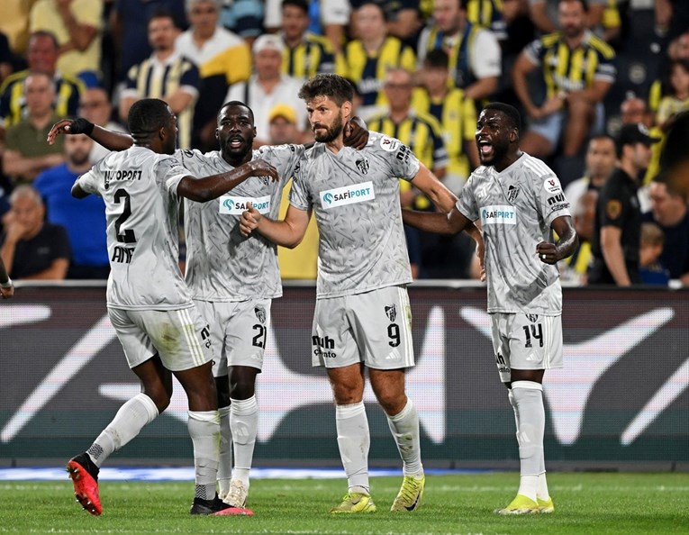 VIDEO Petković zabio kroz noge Onani