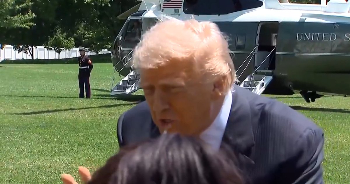 VIDEO Trump novinarki: Udvostručio sam veličinu plesne dvorane, glupa osobo
