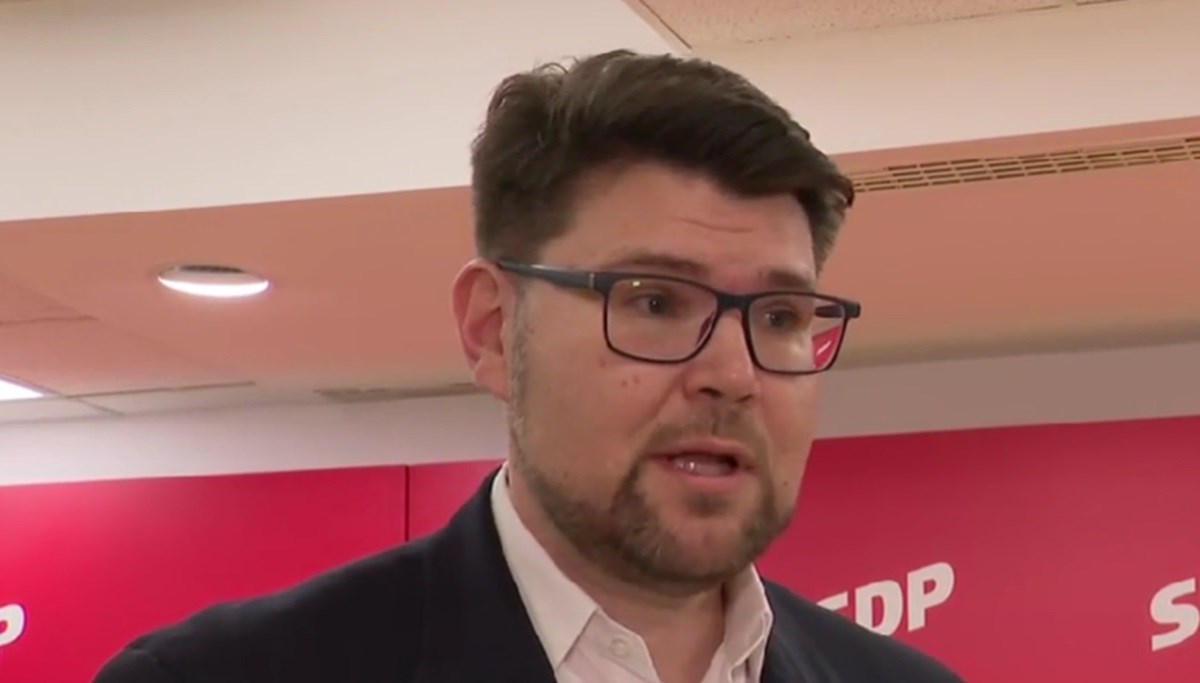 Grbin: Danas se dogodio ustavni udar, i to pištoljem na vodu