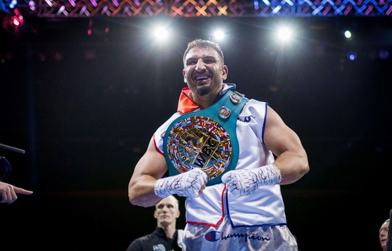 VIDEO Hrgović ga je prozvao, a on je u tri runde demolirao protivnika