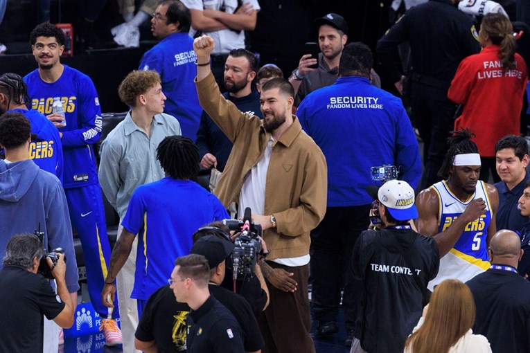 Zubac se vratio u LA prvi put nakon trejda. Pogledajte kako je dočekan