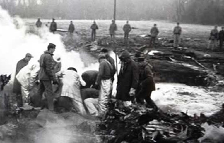 Američki avion je pao i ispustio termonuklearne bombe. SAD je bio na rubu katastrofe