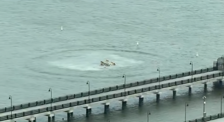 VIDEO Helikopter se srušio u New Yorku. Poginulo šestero ljudi, među njima su i djeca