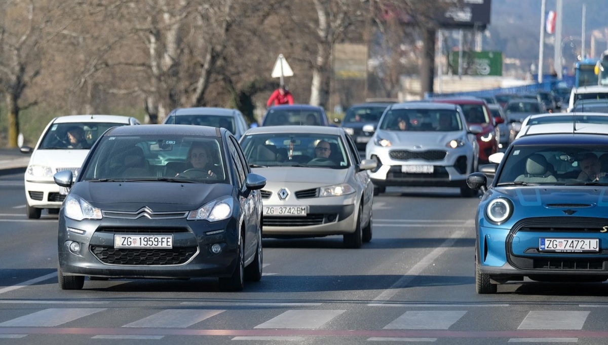 HAK: Uvjeti povoljni za vožnju, povremeni zastoji na cestama u gradu