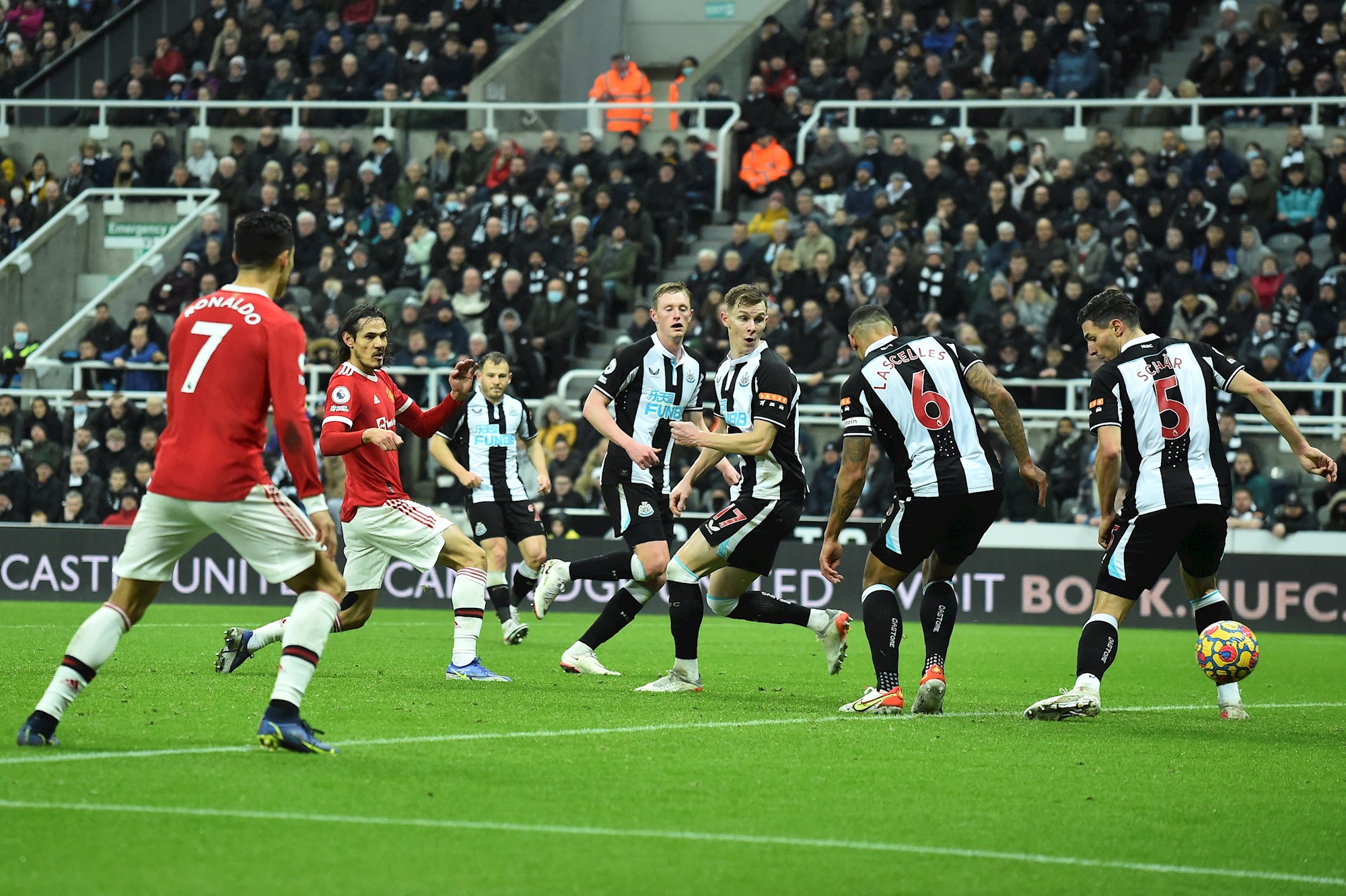 Cavani i vratnica spasili United poraza kod Newcastlea