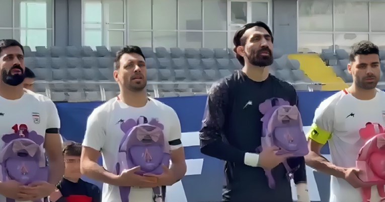 Iranci na prvu utakmicu od početka rata izašli s ruksacima. Evo o čemu se radi