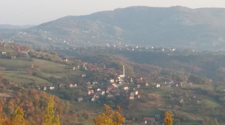 Oskvrnut spomenik hrvatskim žrtvama u središnjoj Bosni