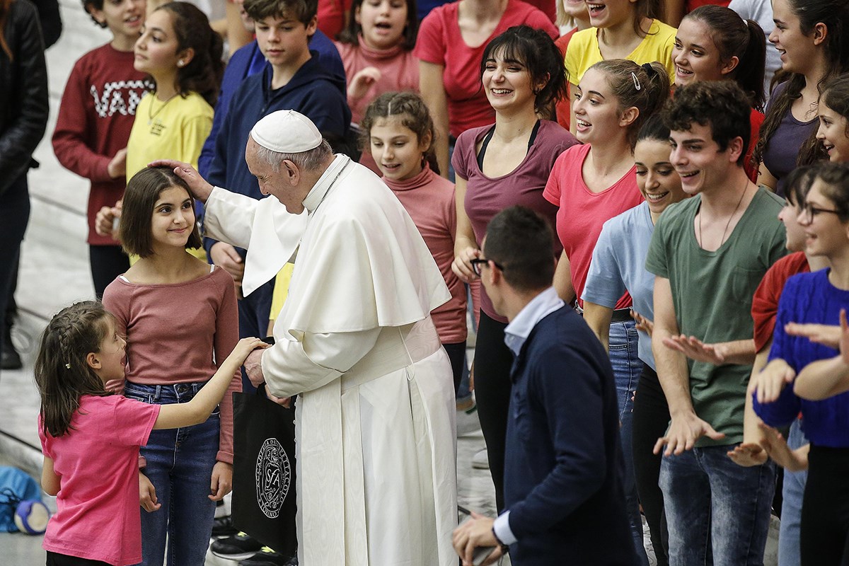 Papa Franjo zabrinut: Čini se da je puno ljudi izgubilo želju za djecom