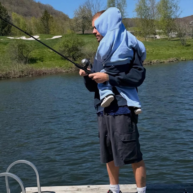 Justin Bieber nakon Coachelle uživa sa sinom, objavio je fotografije s pecanja