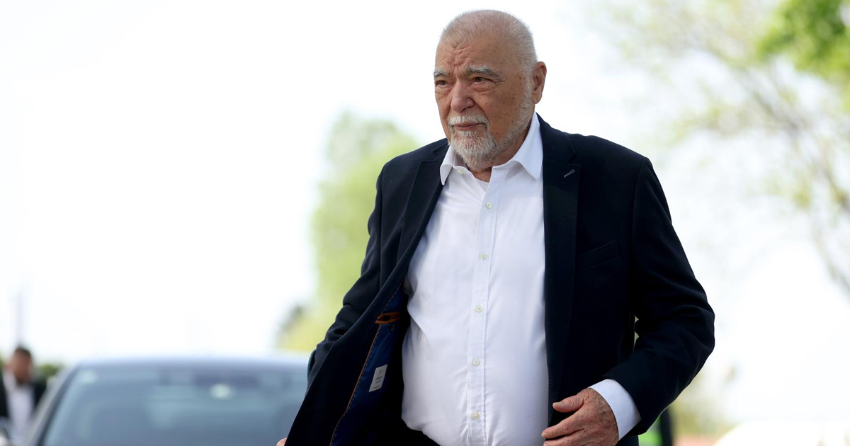 Stjepan Mesić: U Jasenovac bi trebala dolaziti školska djeca i profesori