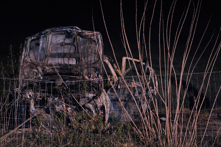 Dvoje ljudi poginulo. Sletjeli su s autoceste i zapalio im se auto