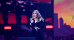 Adele na koncertu progovorila o mentalnom zdravlju: "Išla sam na pet terapija dnevno"