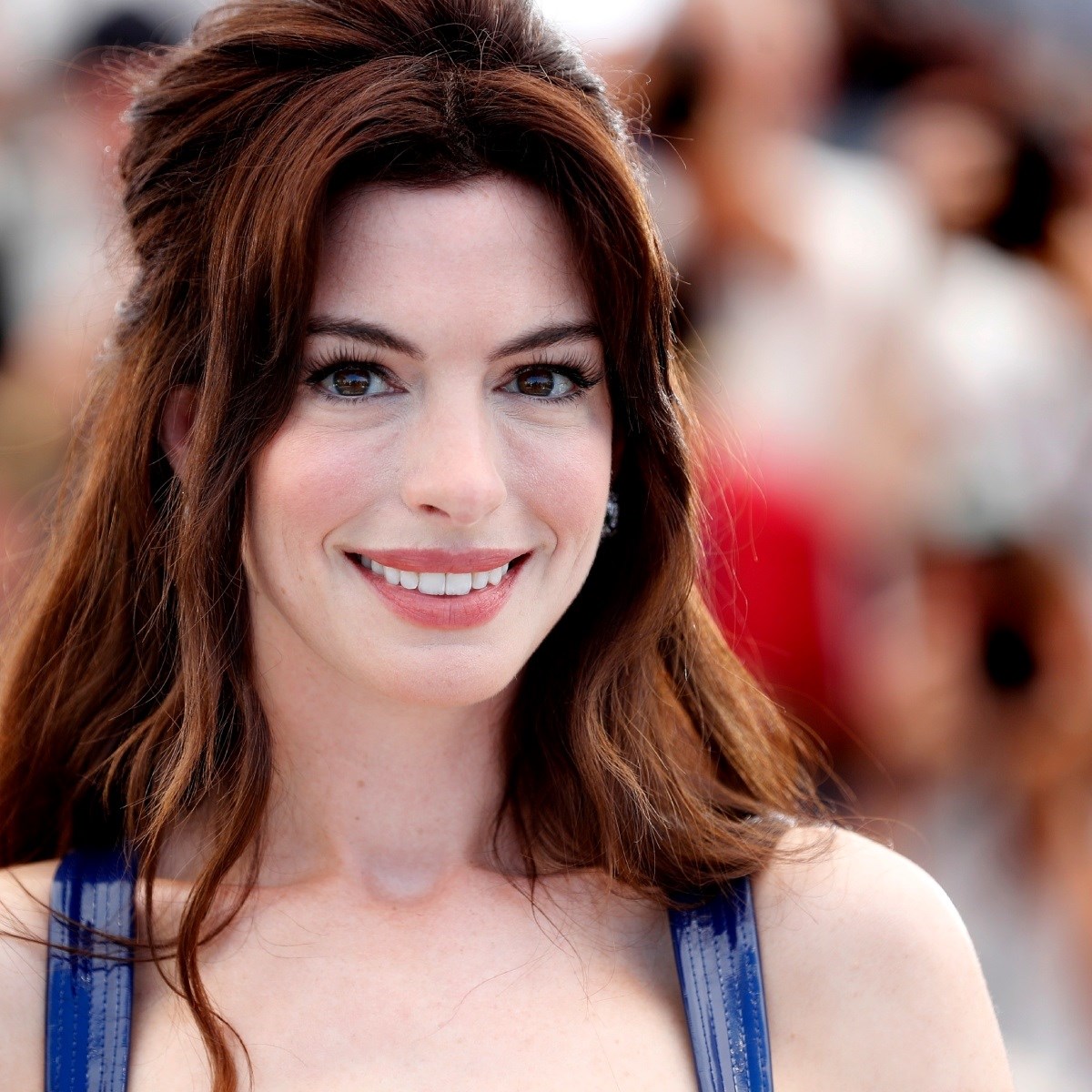 Retro, ali moderno: Terasa Anne Hathaway odiše stilom 70-ih