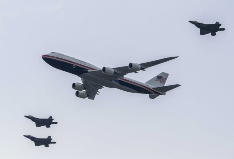 Trump leti avionom koji mu je darovao Katar. Nedostaje mu ključna zaštita