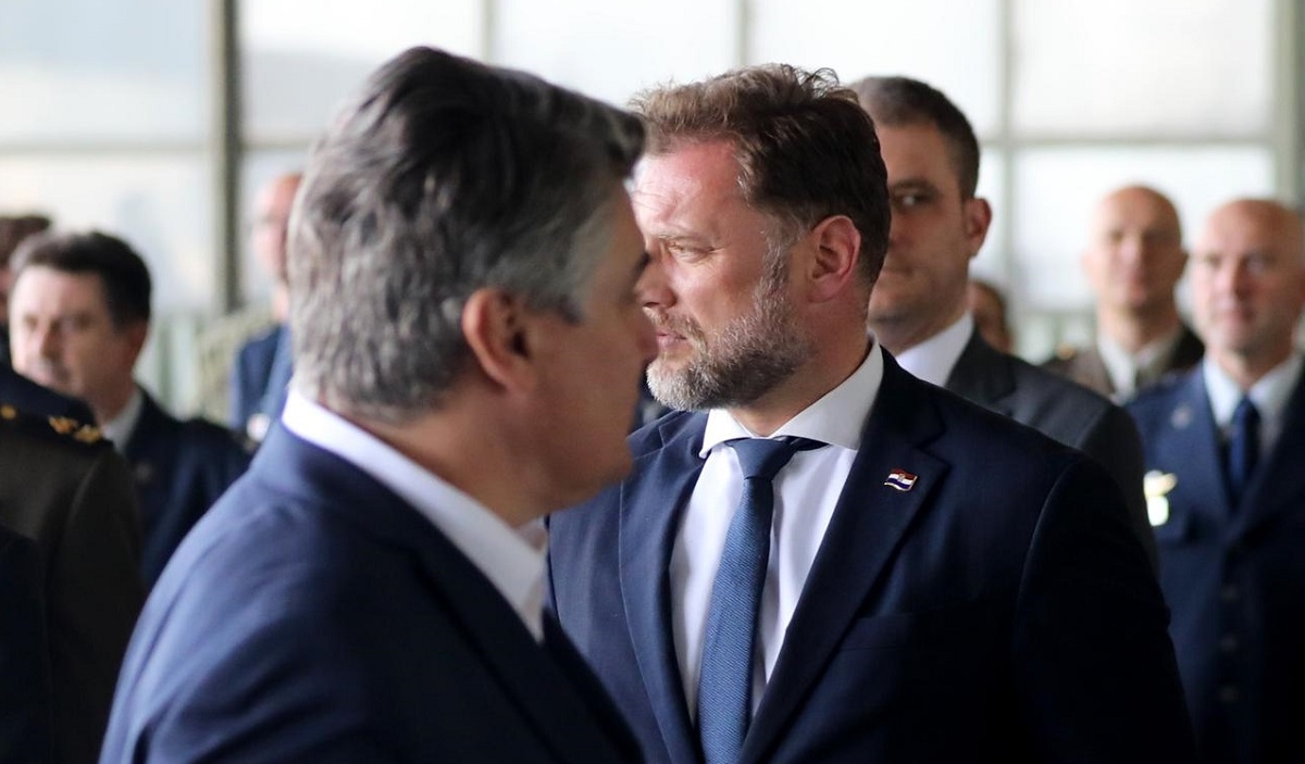 Vojnike koji idu na Kosovo se ispraća dvaput. Razlog je svađa Milanovića i Banožića?