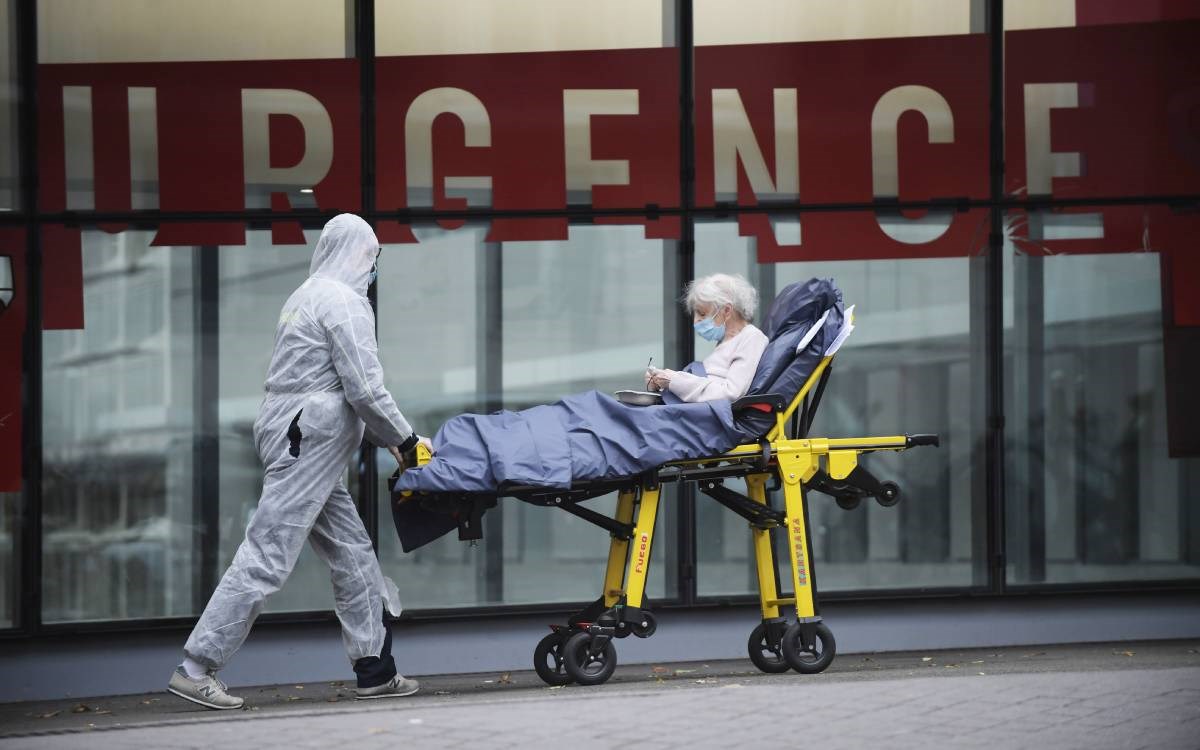 Francuski ministar zdravstva: Svakih 30 sekundi zarazi se jedan Parižanin