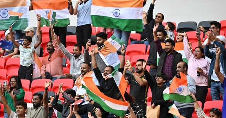 VIDEO Navijači Indije slavili sa suparnicima nakon velikog Štimčevog kiksa