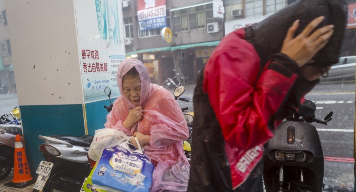 Tajfun Krathon pogodio južni Tajvan, pogledajte fotografije