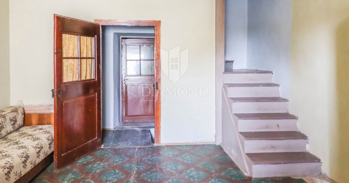 Kamena kuća s velikim dvorištem u Balama traži novog vlasnika