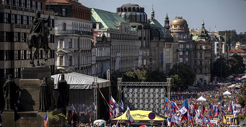 VIDEO 70.000 Čeha na ulicama zbog visokih cijena struje i plina, protiv vlade i EU