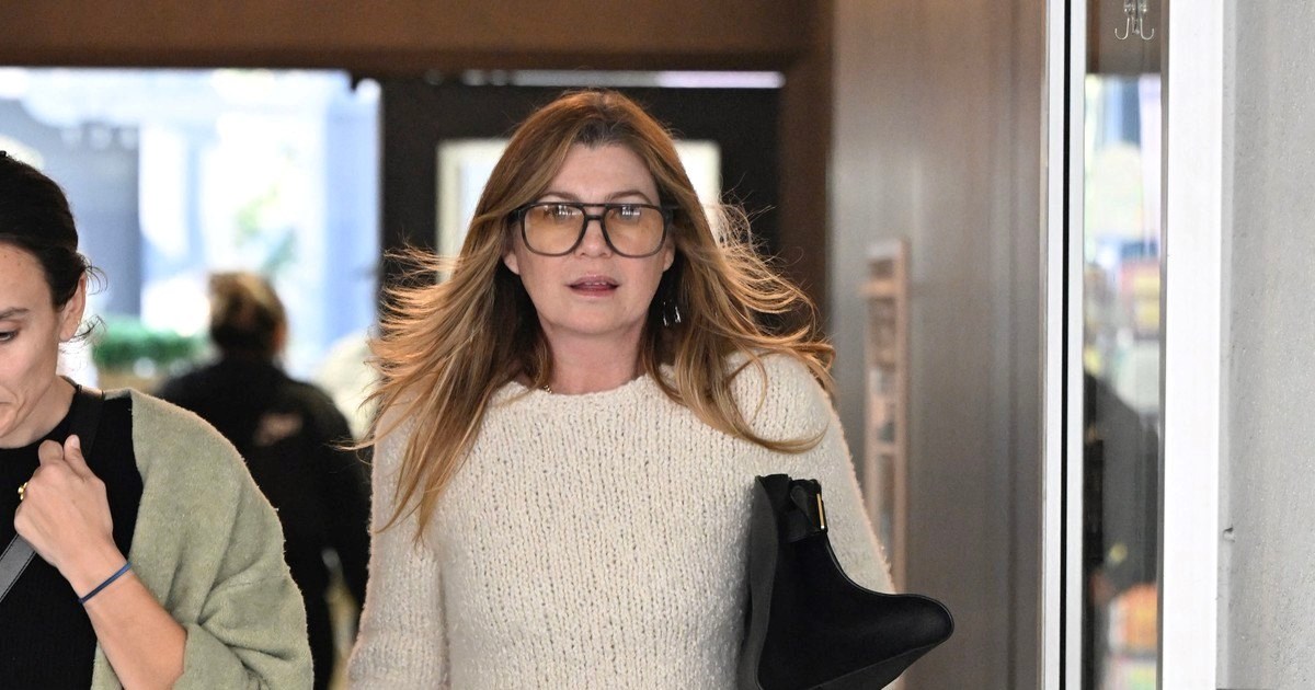 Glumica iz Uvoda u anatomiju traper suknju pretvara u elegantan komad