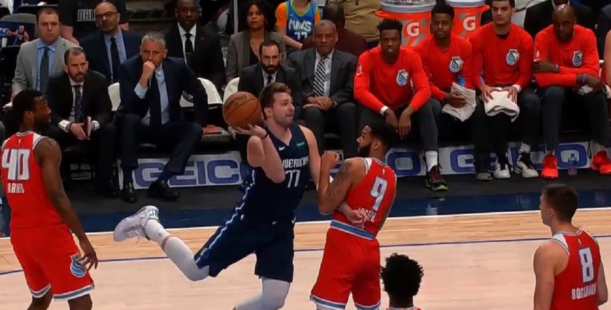"Magični Luka! Ovo je kao u cirkusu!": Dončić oduševio NBA nevjerojatnim košem