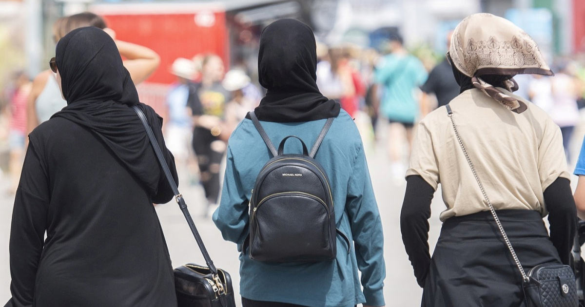 Quebec zabranio molitvu u javnosti. "Škole nisu hramovi"