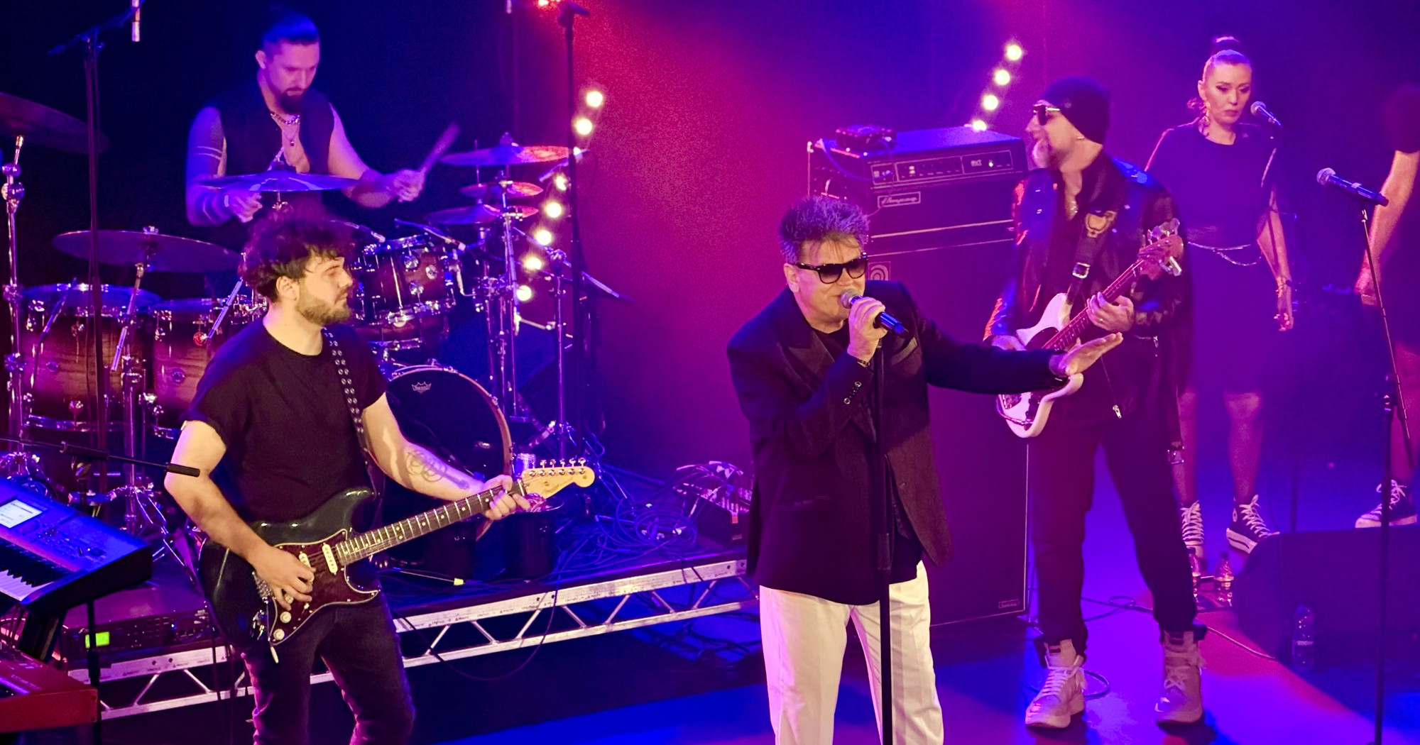 Crvena jabuka proslavila 40 godina karijere koncertom u Londonu