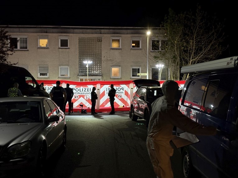 Policijska potraga kod Frankfurta, dva muškarca ubijena pred zgradom