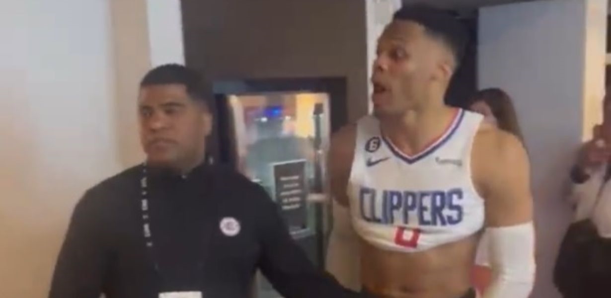 Pogledajte kako Westbrook ističe trbušnjake dok prijeti navijaču Sunsa u salonu