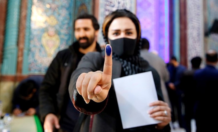 Na iranske izbore izašlo manje od polovice birača