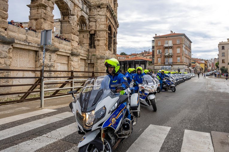 Dva napada u centru Pule: Mete bili Nepalci i taksisti