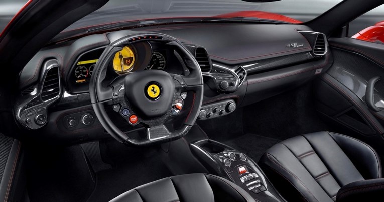 Razočarani vlasnik Ferrarija platio 10.000 USD zamjenu tipki u kabini