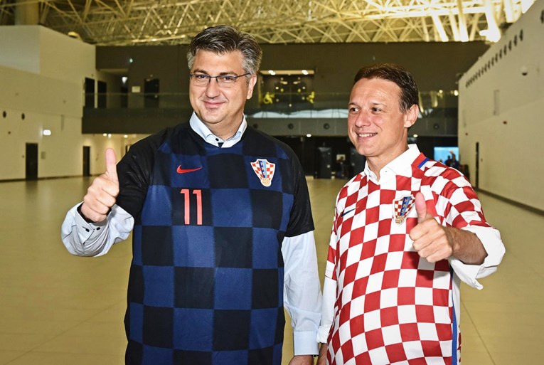 Njonjo: Pjesmu "Ako ne znaš što je bilo" pjevat ćemo još glasnije