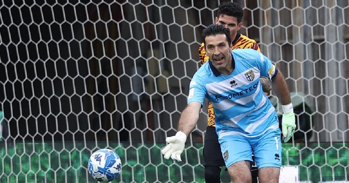 Trojica nogometaša sa SP-a 1998. godine i danas igraju. Znate li tko su oni?