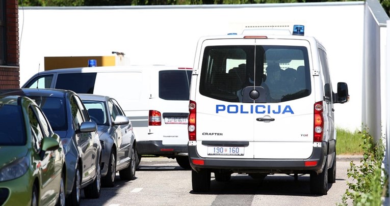 Žena u Velikoj Gorici teško ozlijedila muškarca. Prevezen je u bolnicu